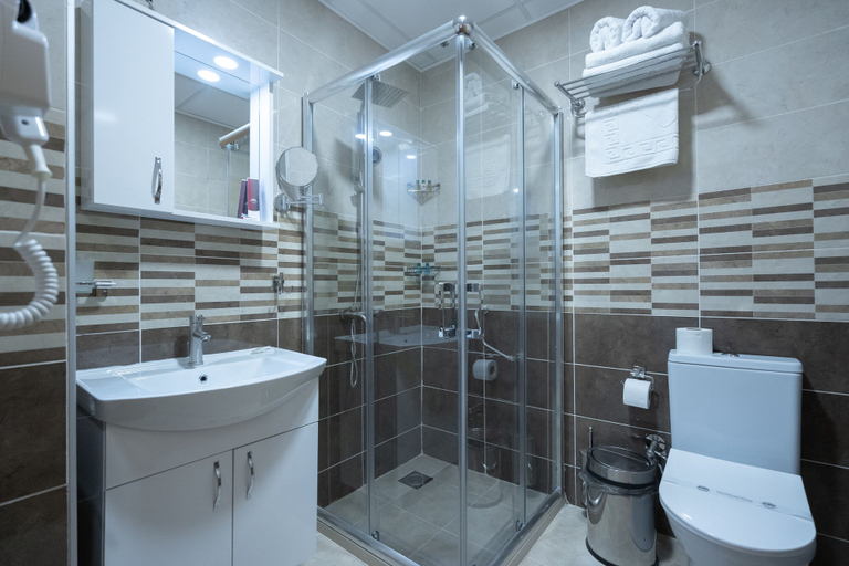 Bathroom 4, Austrian Palace Hotel