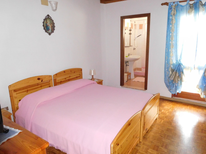 Bedroom 2, Antico Albergo Sant'Antonio, Belluno