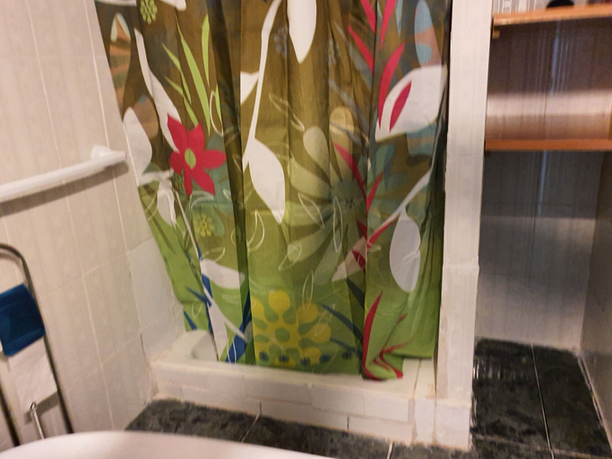 Bathroom 2, Low Cost Room Plaza de Hierro IV, Las Palmas
