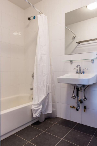 Bathroom 4, The Park Ave North, New York