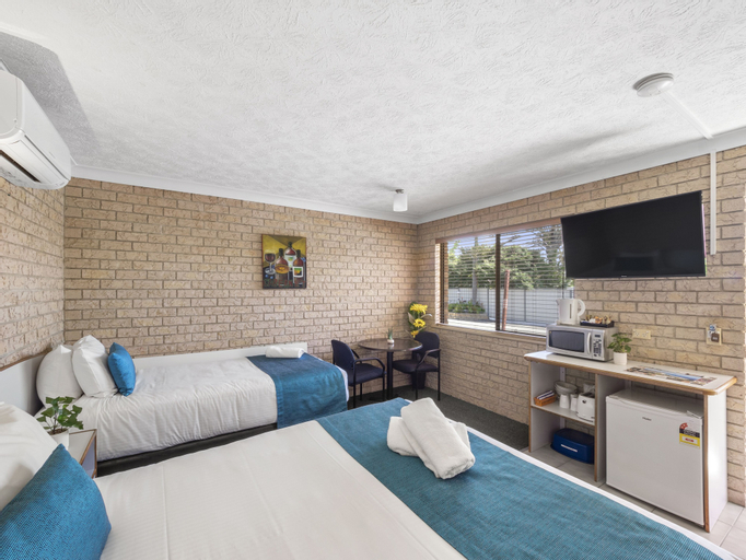 Bedroom 4, Kennedy Drive Airport Motel, Tweed  - Tweed-Heads