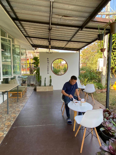 Food & Drinks 5, ThanaVill, Mae Sot