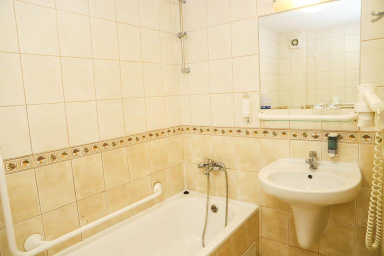 Bathroom 4, Hotel Zátoka, Senec