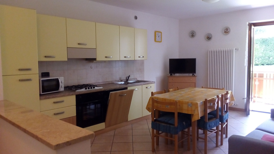 Others 4, Molvenolago Apartment, Trento