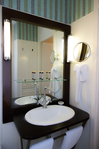 Bathroom 4, Hotel Quartier Latin, Paris