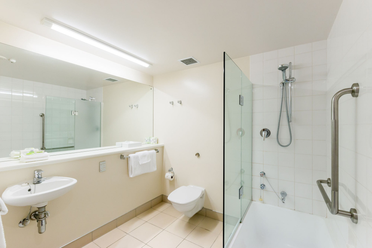 Bathroom 5, Scenic Hotel Southern Cross, Dunedin