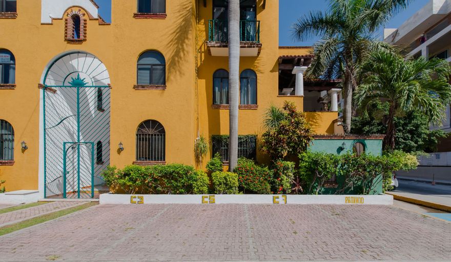 Exterior & Views 2, Hacienda del Carmen Condominium by ChezPlaya, Cozumel