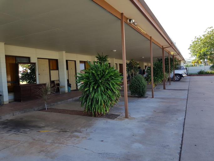 Exterior & Views 2, Commercial Hotel, Charters Towers
