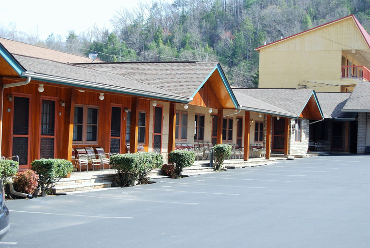Exterior & Views 2, Marshall's Creek Rest Motel, Sevier