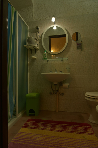 Bathroom 3, Cirasellaetna, Catania