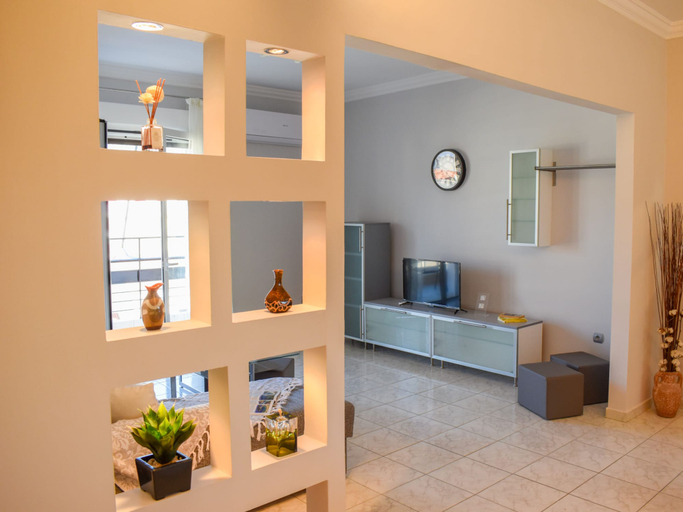 Others 5, Cozy Flat Main Square 10min To The Sea, Peloponnese