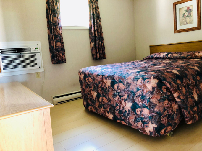 Bedroom 3, Anne Shirley Motel & Cottages, Queens