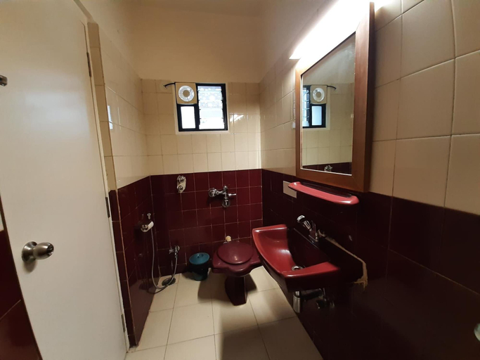 Bathroom 4, Hotel Bhooshan Sivajinagar, Pune