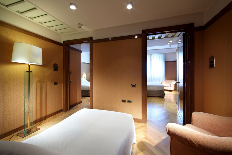 Bedroom 2, Exe Majestic, Napoli