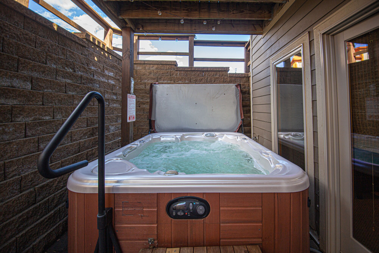 Bathroom 3, Roze Creek, Garrett