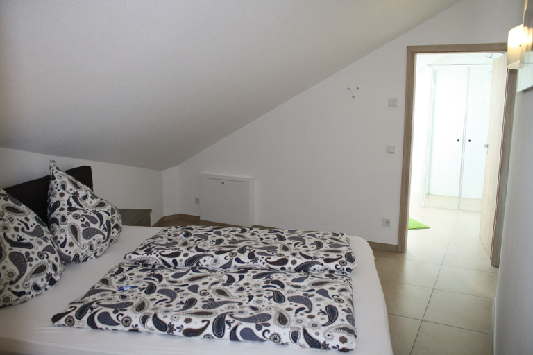 Bedroom 3, Cloud 7 I, Heinsberg