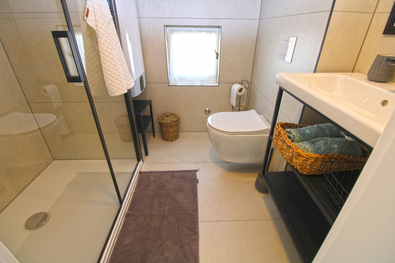 Bathroom 4, House 1529, Premantura
