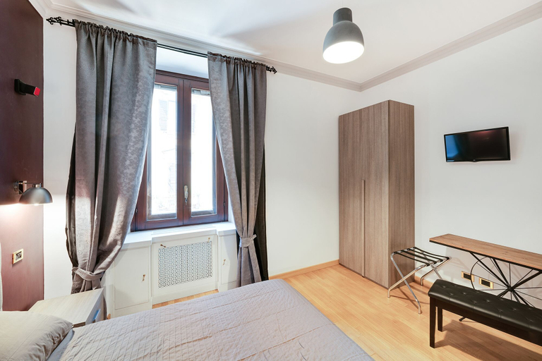Others 3, Peroni Apartment, Rome