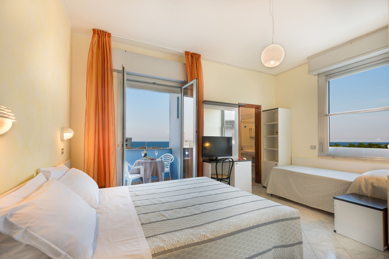 Bedroom 4, Hotel Ras, Forli' - Cesena