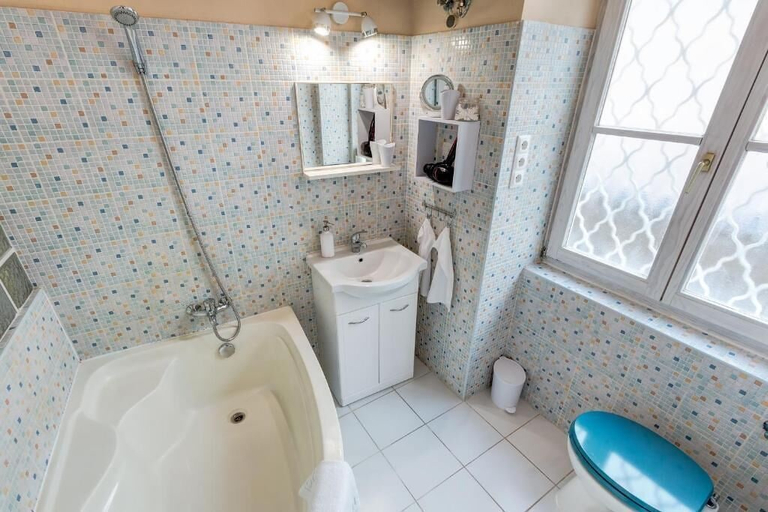 Bathroom 4, Origo Apartment, Budapesti