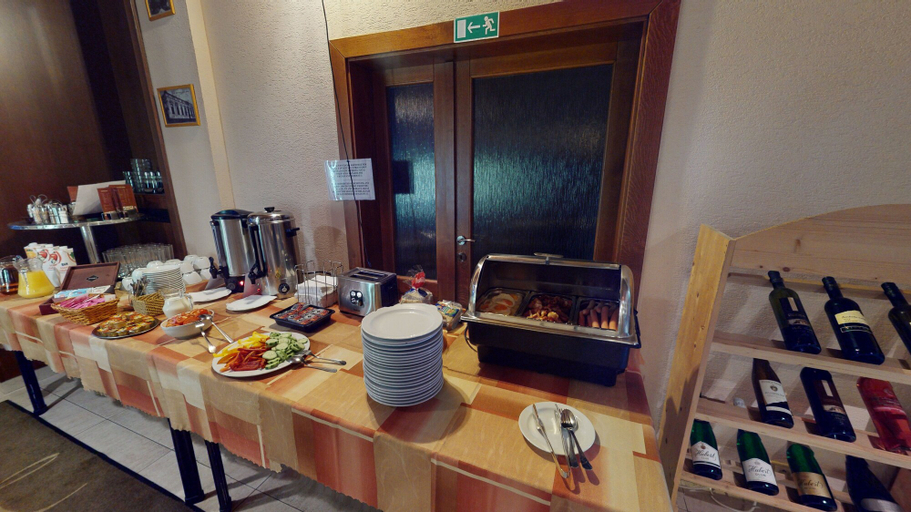 Food & Drinks 4, Rusovský penzión, Bratislava V