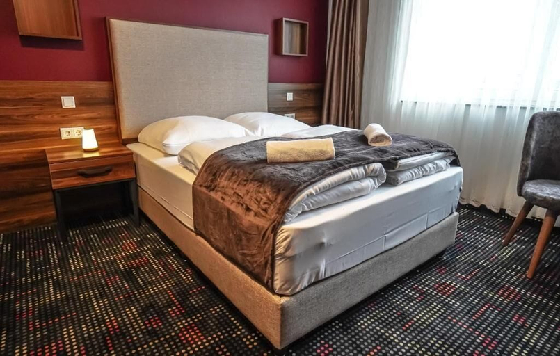 Bedroom 3, Sunset Hotel, Groß-Gerau