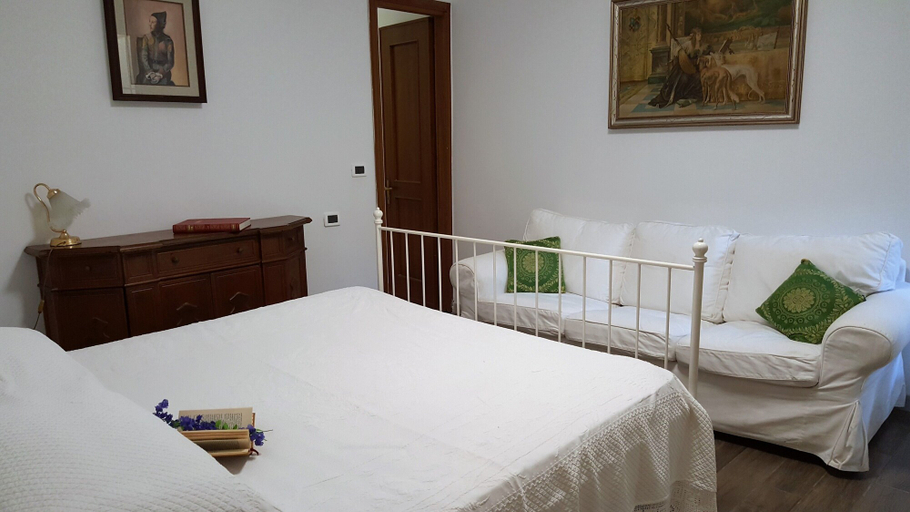 Room 3, Casa Vicki, Genova