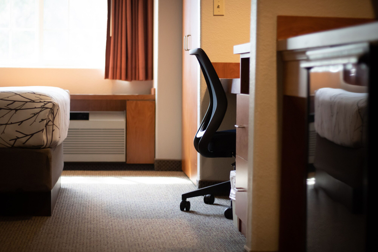 Bedroom 2, Monument Inn & Suites, Scotts Bluff