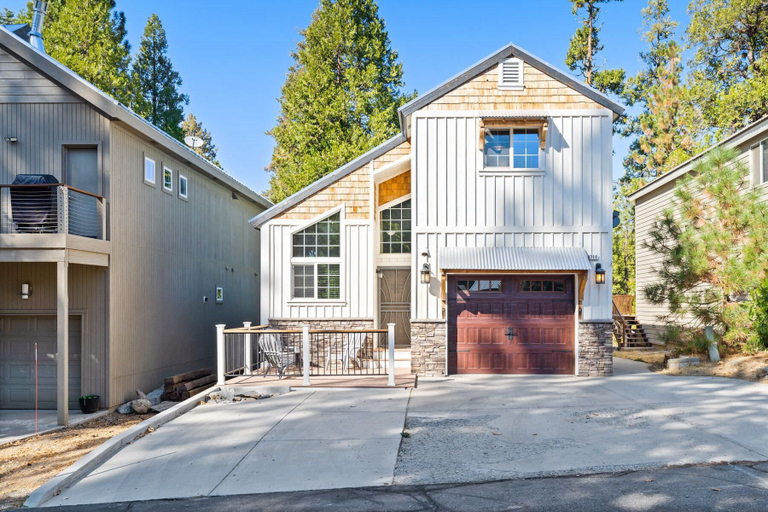 Exterior & Views 2, Silverstone Cabin, Fresno