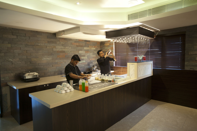Food & Drinks 5, The Iris Hotel, Chennai