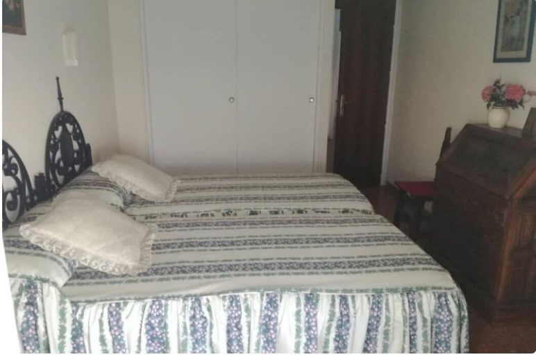 Bedroom 5, Pension Mondra, Guipúzcoa