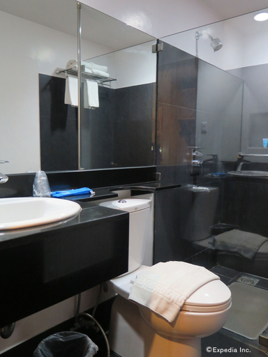 Bathroom 4, Pillows Hotel, Cebu City