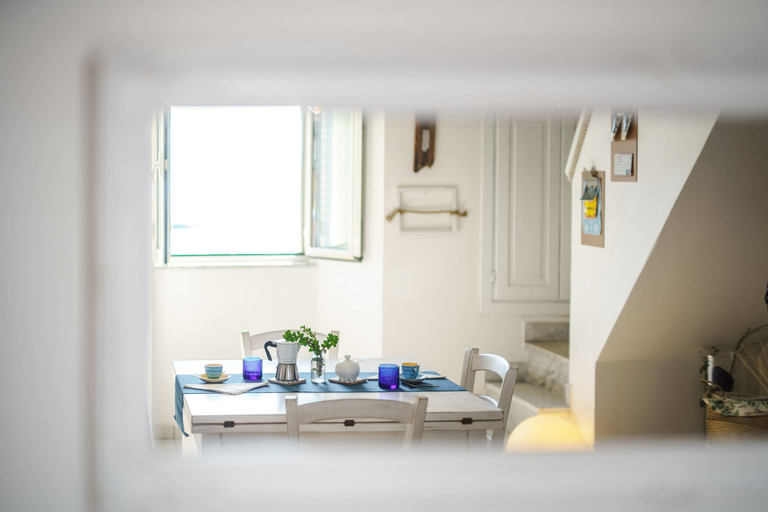 In-room dining 5, Corricella Sea Window, Napoli