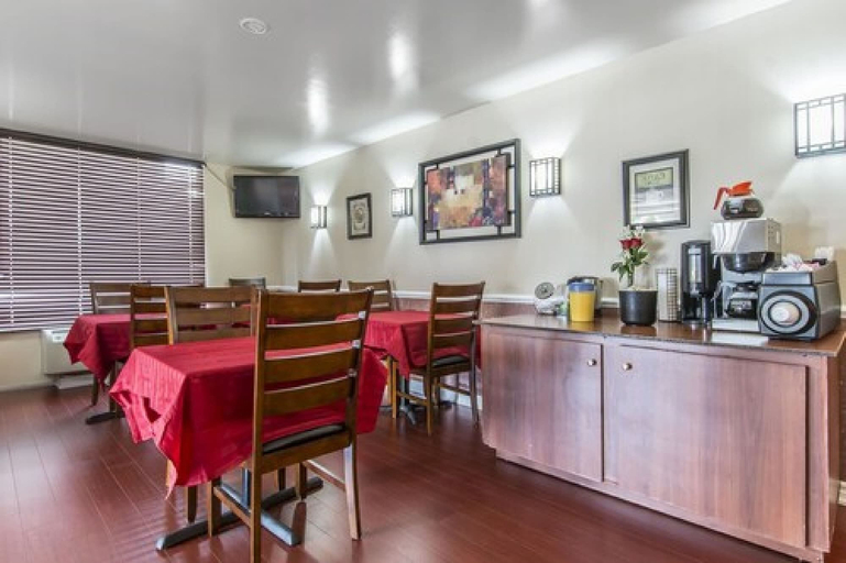 Food & Drinks 5, Econo Lodge Orillia, Simcoe