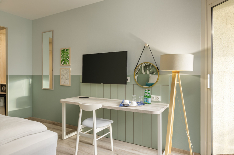 Bedroom 3, Hotel Bispinger Heide by Center Parcs, Heidekreis