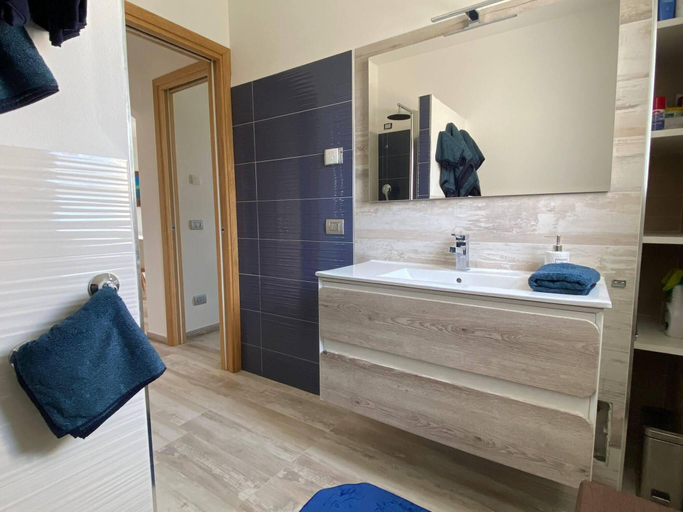 Bathroom 3, R House II, Nuoro