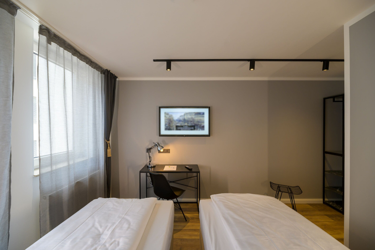 Bedroom 3, Nikii City Hotel, Leverkusen