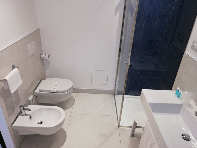 Bathroom 4, Novo Hotel Rossi, Verona