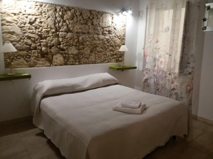 Bedroom 3, Al 183, Cagliari