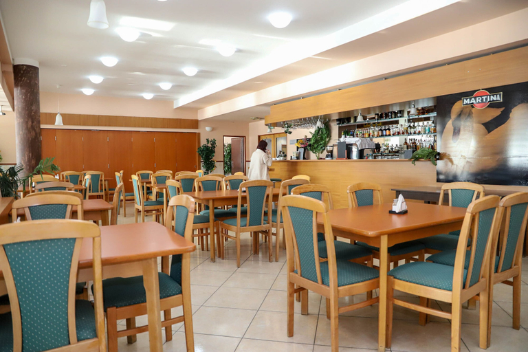 Food & Drinks 5, Hotel Zátoka, Senec