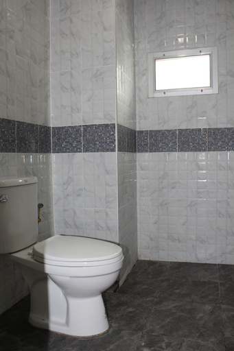 Bathroom 4, Awa Don Muang, Don Muang