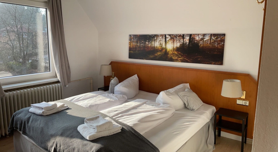 Bedroom 5, Berghotel Hahnenklee mit Ferienhaus, Goslar