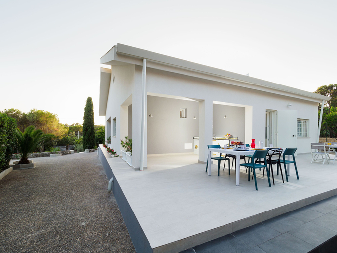 Exterior & Views, Cava Grande, Syracuse