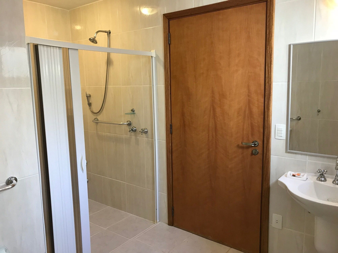 Bathroom 4, Pousada Águia da Montanha, Camanducaia