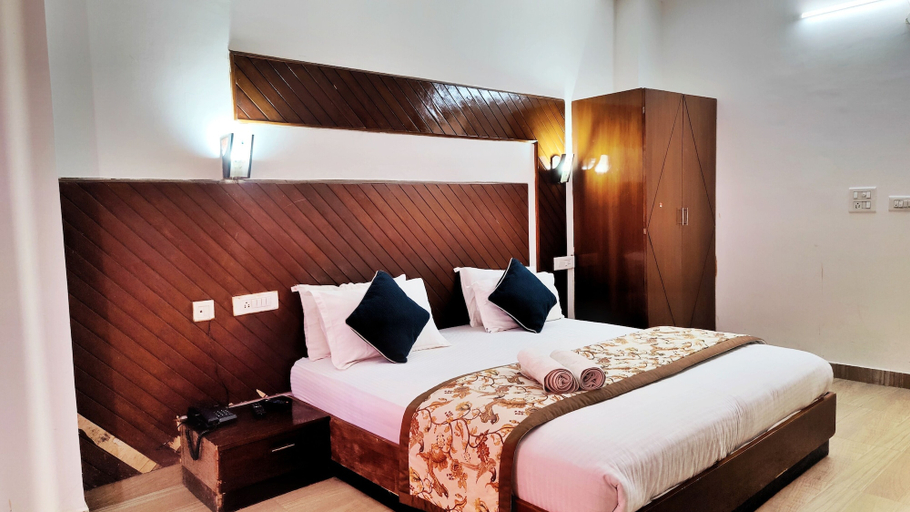 Bedroom 3, Hotel Neelgiri, Solan