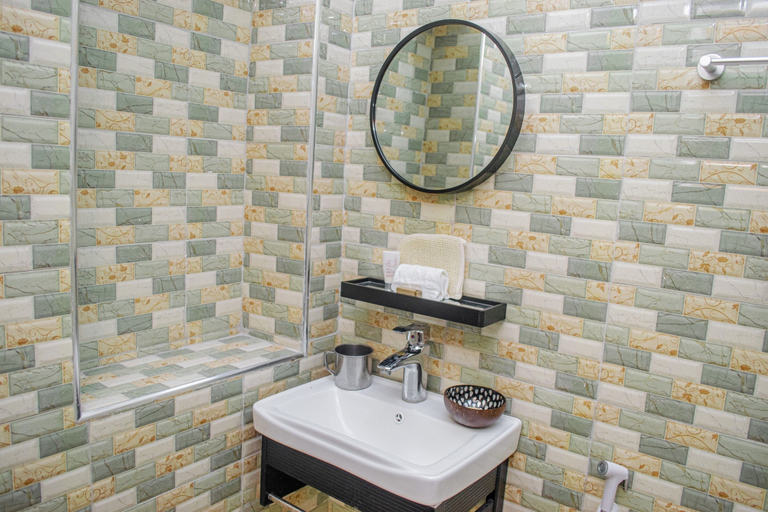 Bathroom 4, Zanzibar Spice Nest Apartment, Mjini