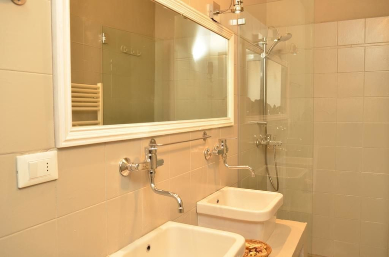Bathroom 5, B&B Le Casine di Firenze, Florence