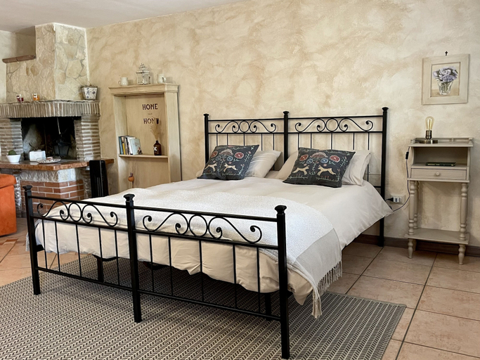 Bedroom 2, Home Sweet Home, Roma