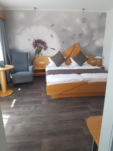 Bedroom 2, Waldhotel Kurfuerst, Cochem-Zell