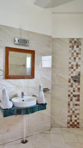 Bathroom 4, Hotel Neelgiri, Solan